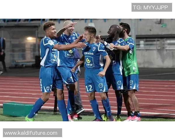 尼奥尔主场迎战兰斯争夺三分双方全力以赴力争胜利