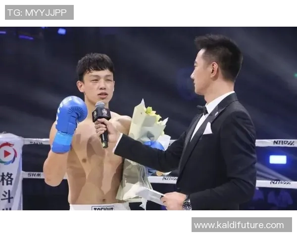 艾斯坦拿与阿普尔的巅峰对决谁将成为拳击界的新王者 艾斯坦拿与阿普尔的巅峰对决谁将成为拳击界的新王者