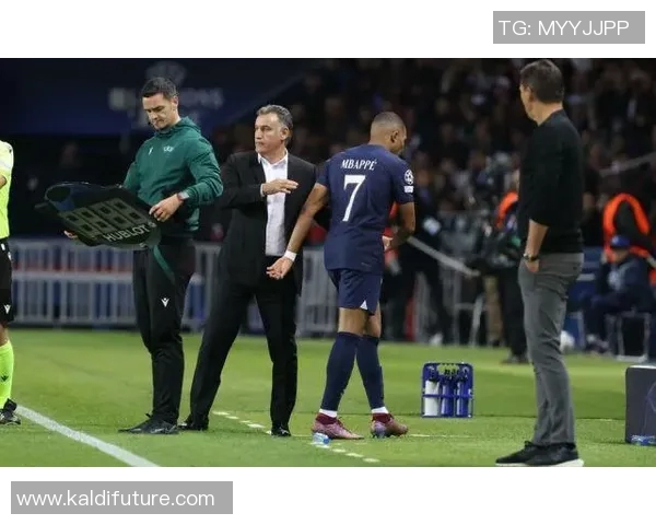 北京足球队中路突破战术解析与未来发展展望MBA