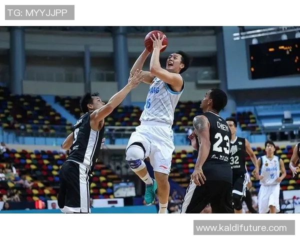 2018年CBA新疆队与吉林队激战回顾精彩瞬间与赛季亮点分析