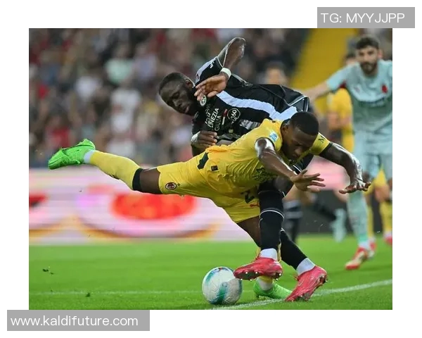 乌甸尼斯主场迎战AC米兰双方争夺意甲关键三分之战 乌甸尼斯主场迎战AC米兰双方争夺意甲关键三分之战