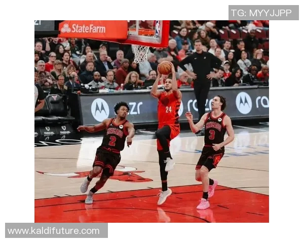 勇士与开拓者激战正酣盘点比赛精彩瞬间与关键时刻 勇士与开拓者激战正酣盘点比赛精彩瞬间与关键时刻